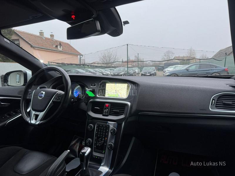 Volvo V40 2.0 R-design