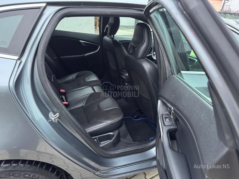 Volvo V40 2.0 R-design