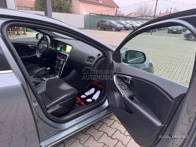Volvo V40 2.0 R-design