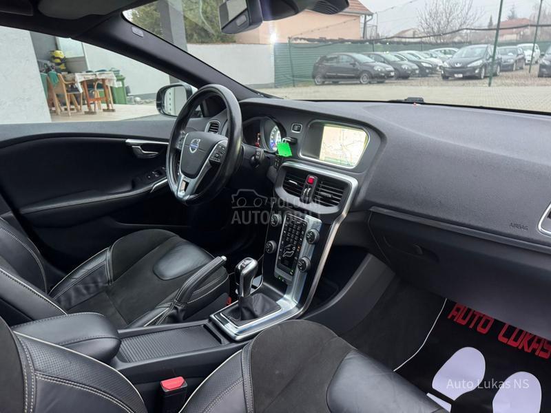 Volvo V40 2.0 R-design