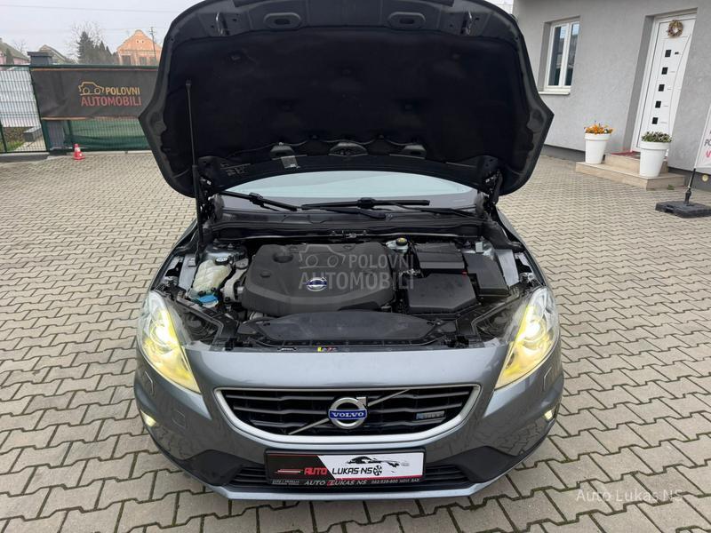 Volvo V40 2.0 R-design