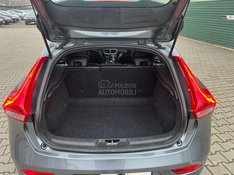 Volvo V40 2.0 R-design