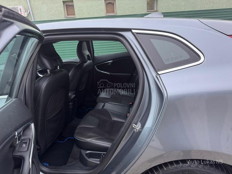 Volvo V40 2.0 R-design