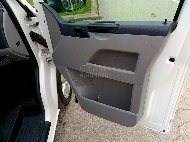 Volkswagen Transporter T5 2.0 tdi