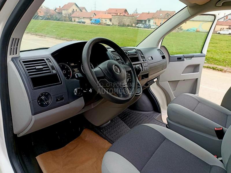 Volkswagen Transporter T5 2.0 tdi