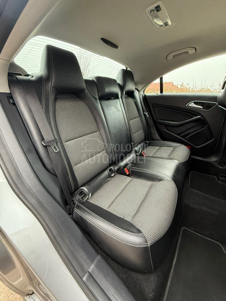 Mercedes Benz CLA 180 LED/AUTO MATIK/FUL