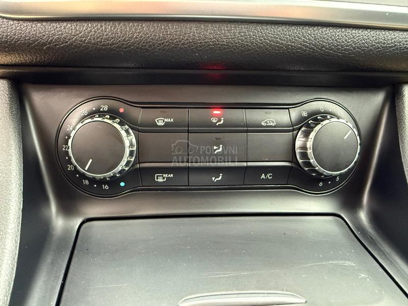 Mercedes Benz CLA 180 LED/AUTO MATIK/FUL