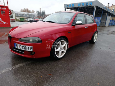 Alfa Romeo 147 Q2