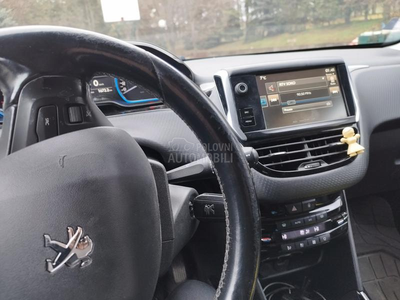 Peugeot 2008 1.2ehpt