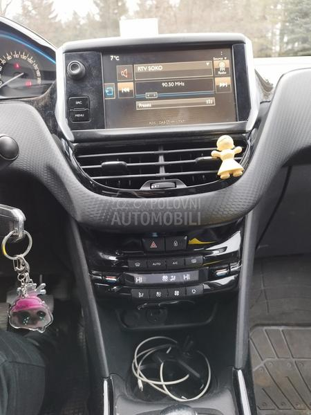Peugeot 2008 1.2ehpt