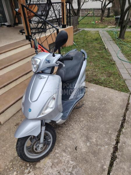 Piaggio Fly