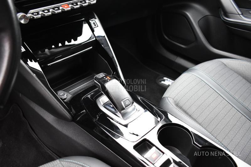 Peugeot 2008 1.2 Allure AT