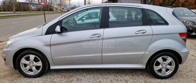 Mercedes Benz B 180 