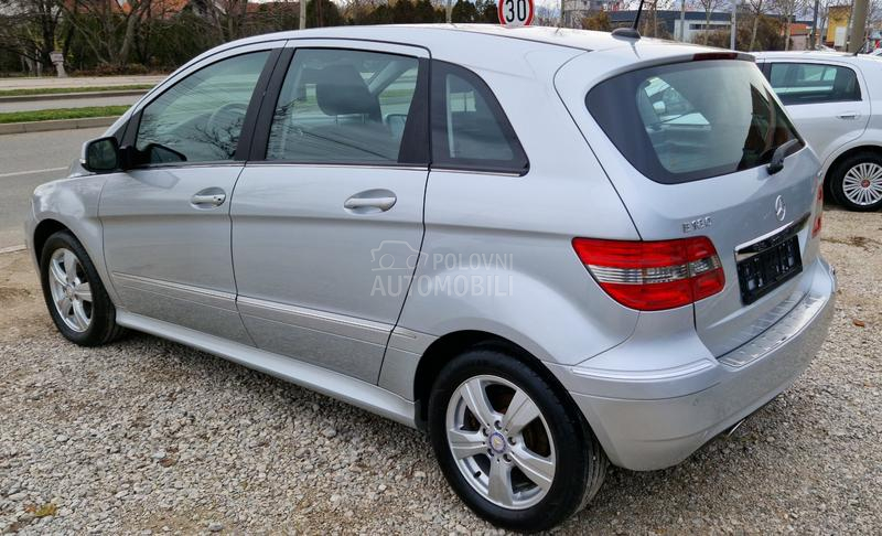 Mercedes Benz B 180 