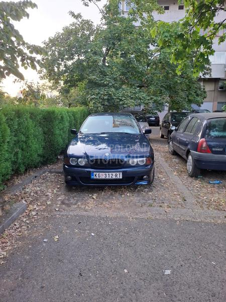 BMW 523 