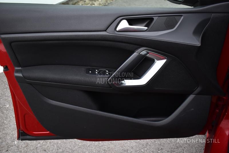 Peugeot 308 Active 1.2 MT