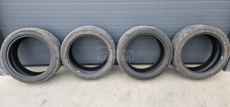 Continental 235/45 R19 Letnja