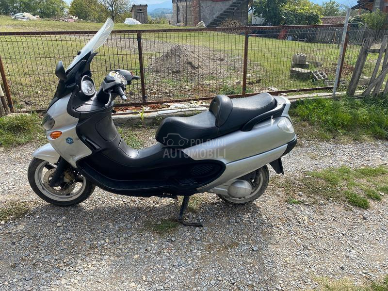 Piaggio x9