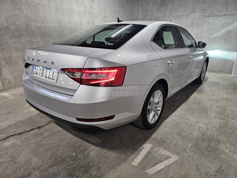 Škoda Superb 2.0 TDI DSG Ambition