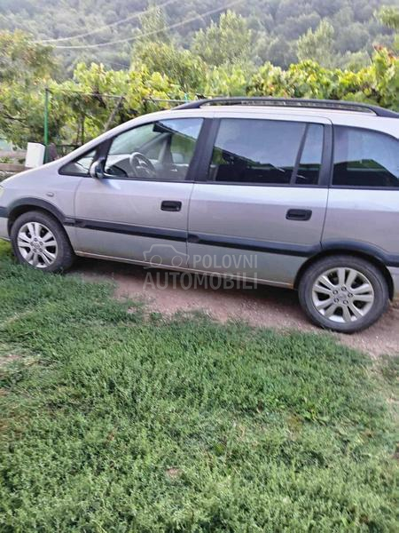 Opel Zafira 