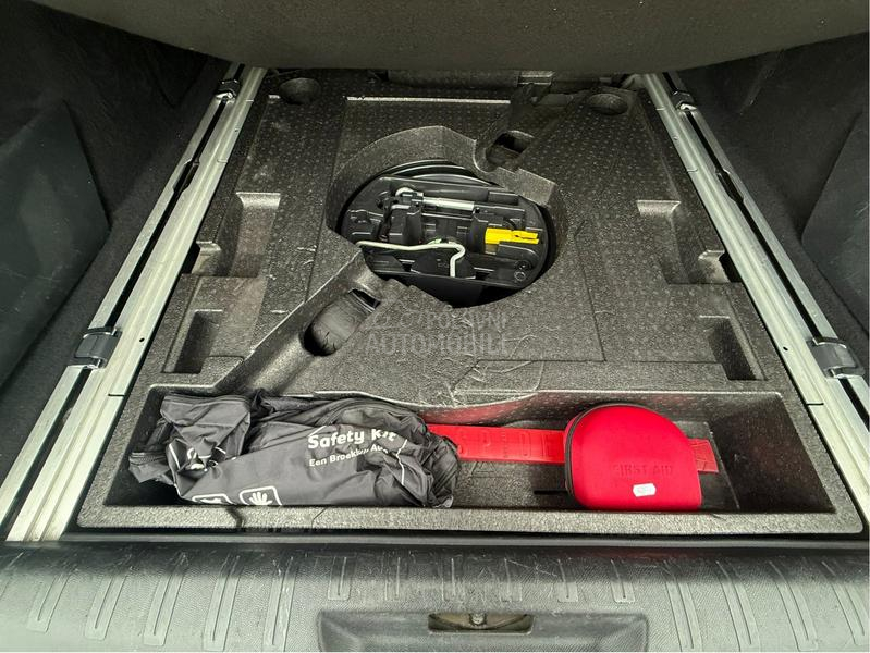 Peugeot 308 1.6 hdi/ pano