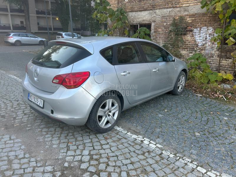 Opel Astra J 1.6 CDTI