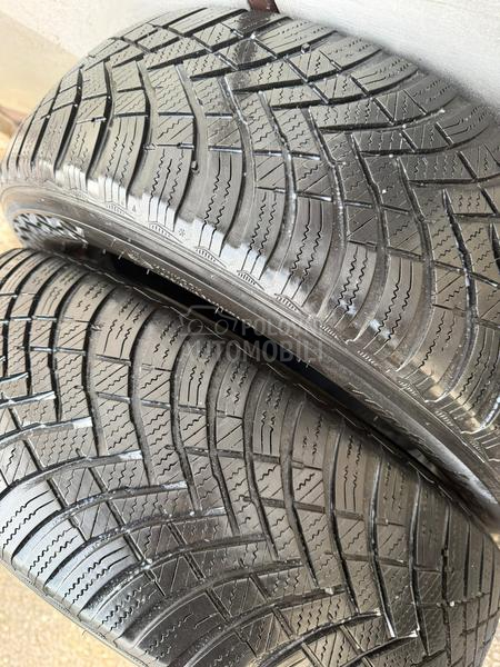Hankook 205/60 R16 Zimska
