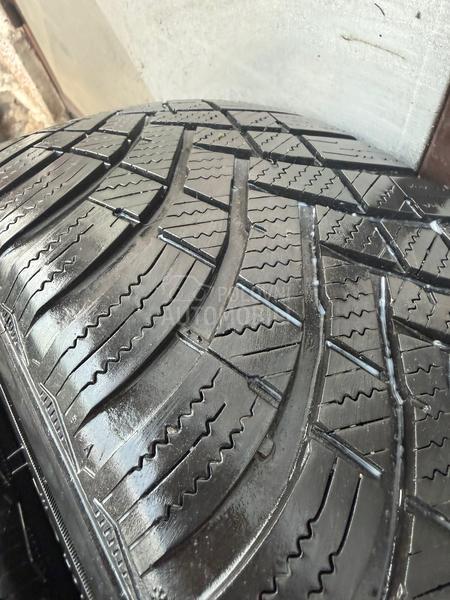 Hankook 205/60 R16 Zimska