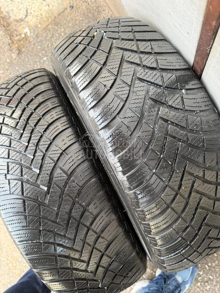 Hankook 205/60 R16 Zimska
