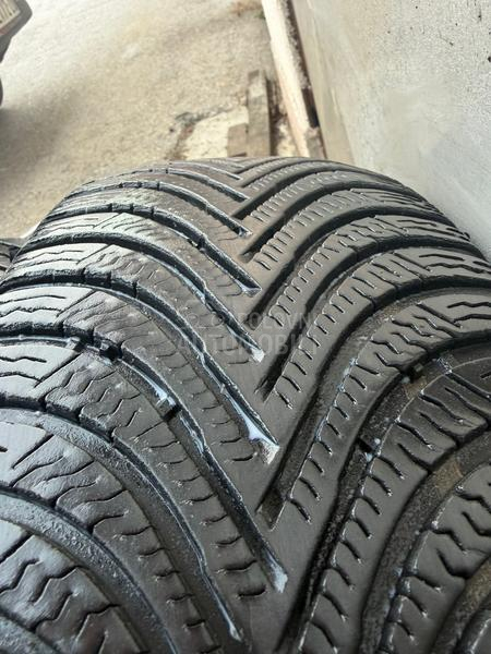Michelin 215/65 R17 Zimska