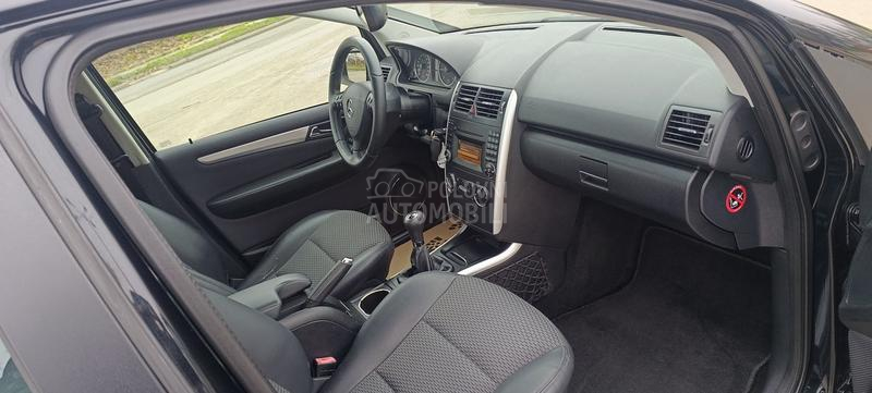 Mercedes Benz A 180 AVANTGARDE