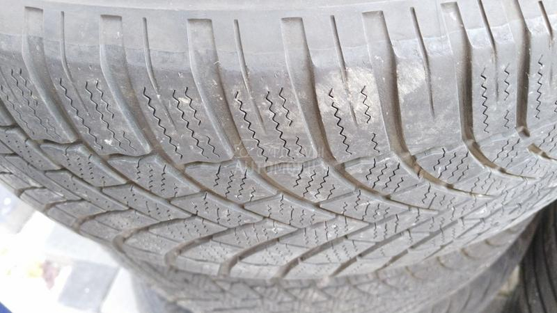 Bridgestone 205/60 R16 Zimska
