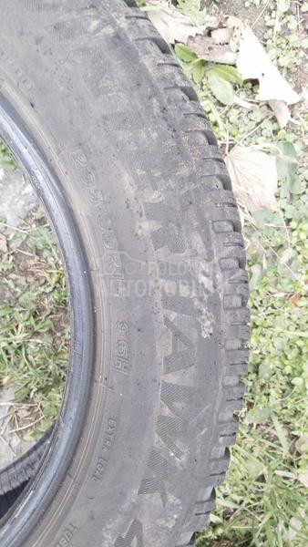 Ostalo 205/60 R16 Zimska