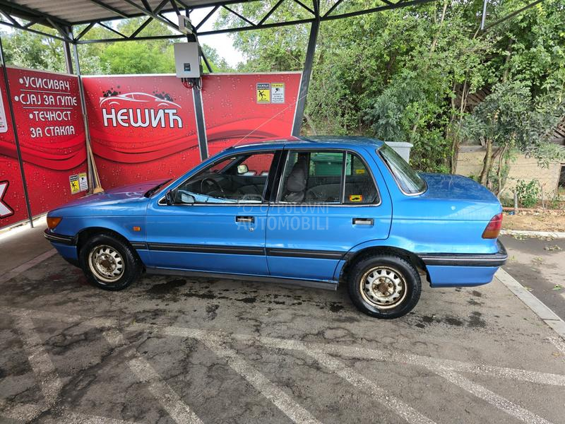 Mitsubishi Lancer 1.5 GLX