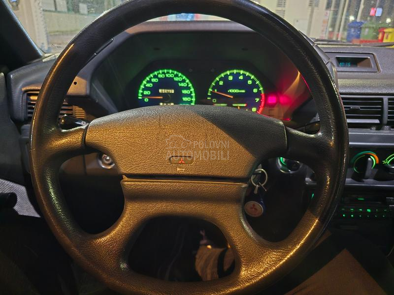 Mitsubishi Lancer 1.5 GLX