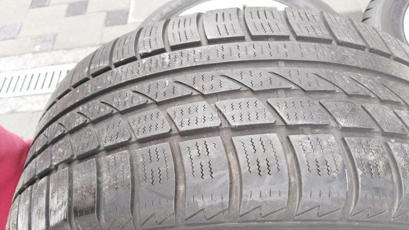 Hankook 225/55 R16 Zimska