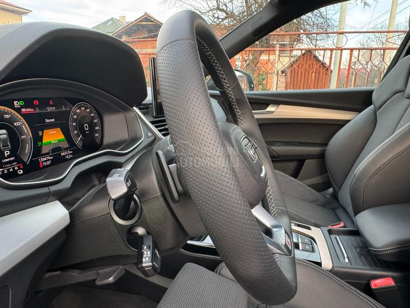 Audi Q5 S line quattro BLACK