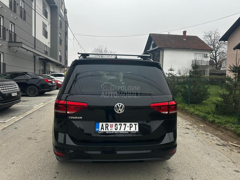 Volkswagen Touran 