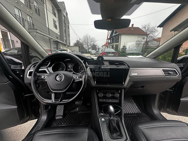 Volkswagen Touran 