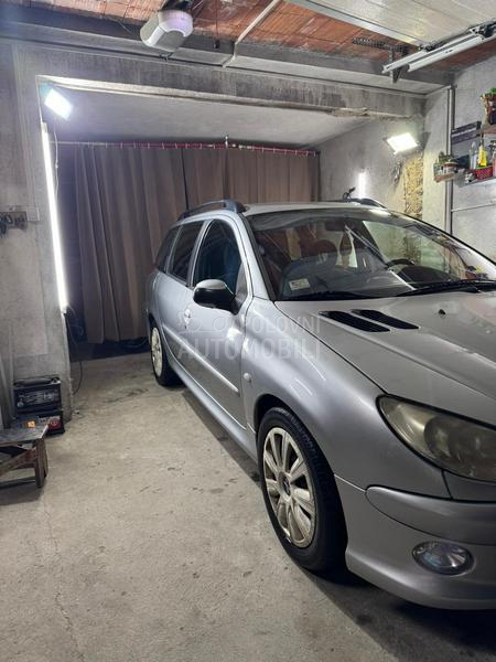 Peugeot 206 plus 