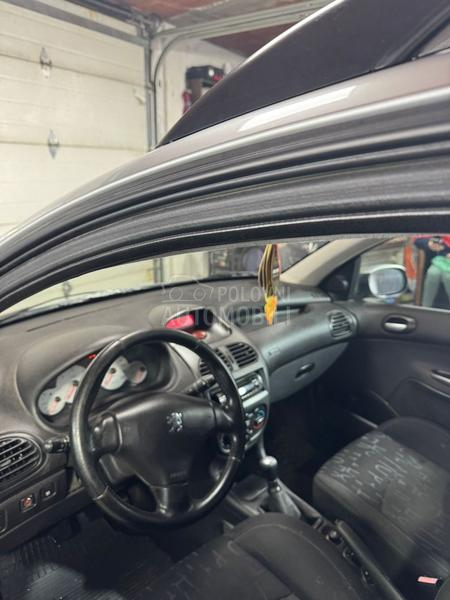 Peugeot 206 plus 