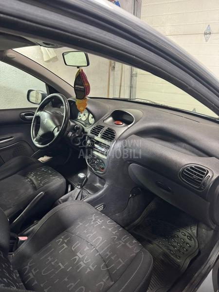 Peugeot 206 plus 