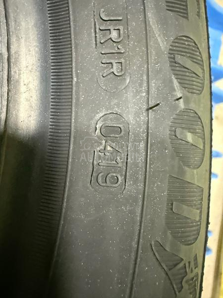 Goodyear 165/65 R15 Zimska