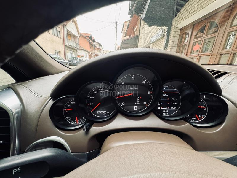 Porsche Cayenne 