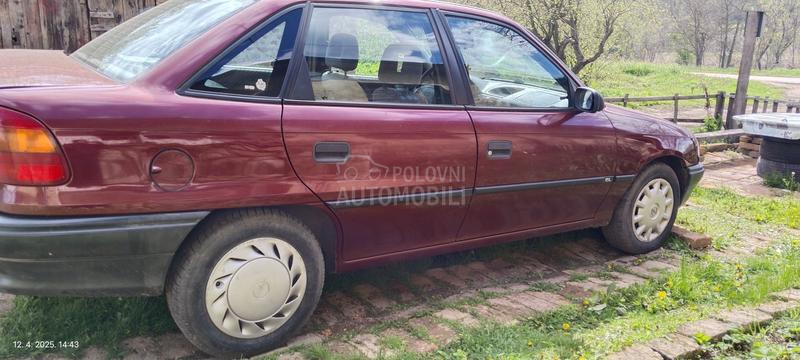 Opel Astra F 16v