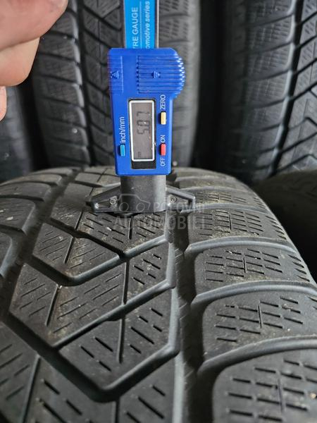 Pirelli 235/60 R18 Zimska