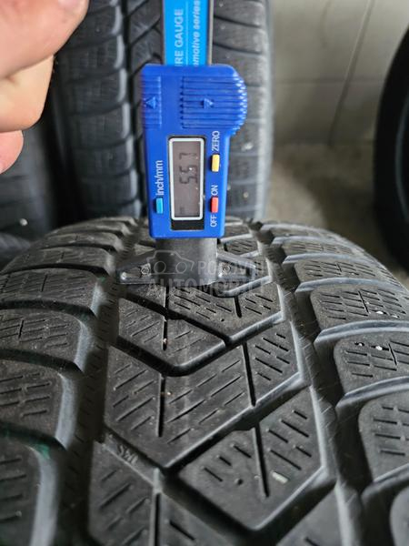Pirelli 235/60 R18 Zimska