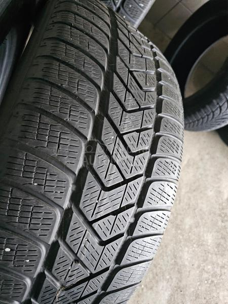 Pirelli 235/60 R18 Zimska