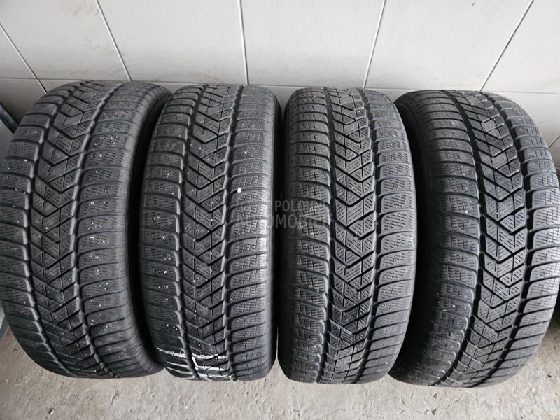 Pirelli 235/60 R18 Zimska