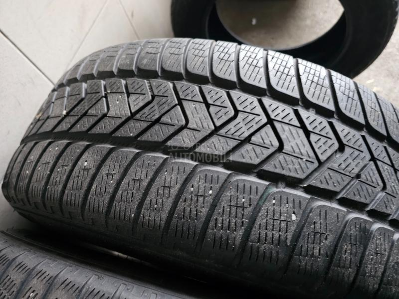 Pirelli 235/60 R18 Zimska
